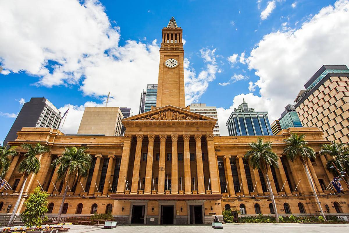 Apartment Location! Boutique 2br With Pool & Bbq Near South Bank And Brisbane