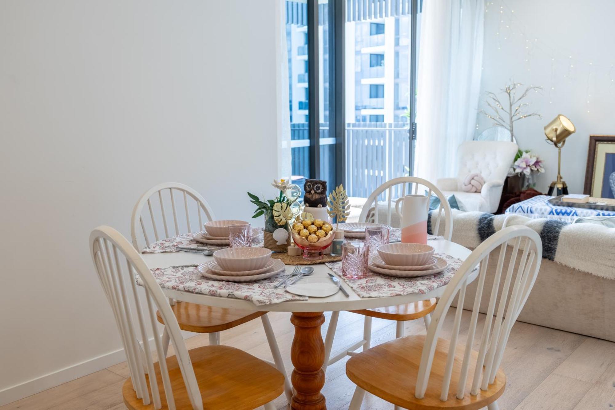 Apartment Location! Boutique 2br With Pool & Bbq Near South Bank And Brisbane