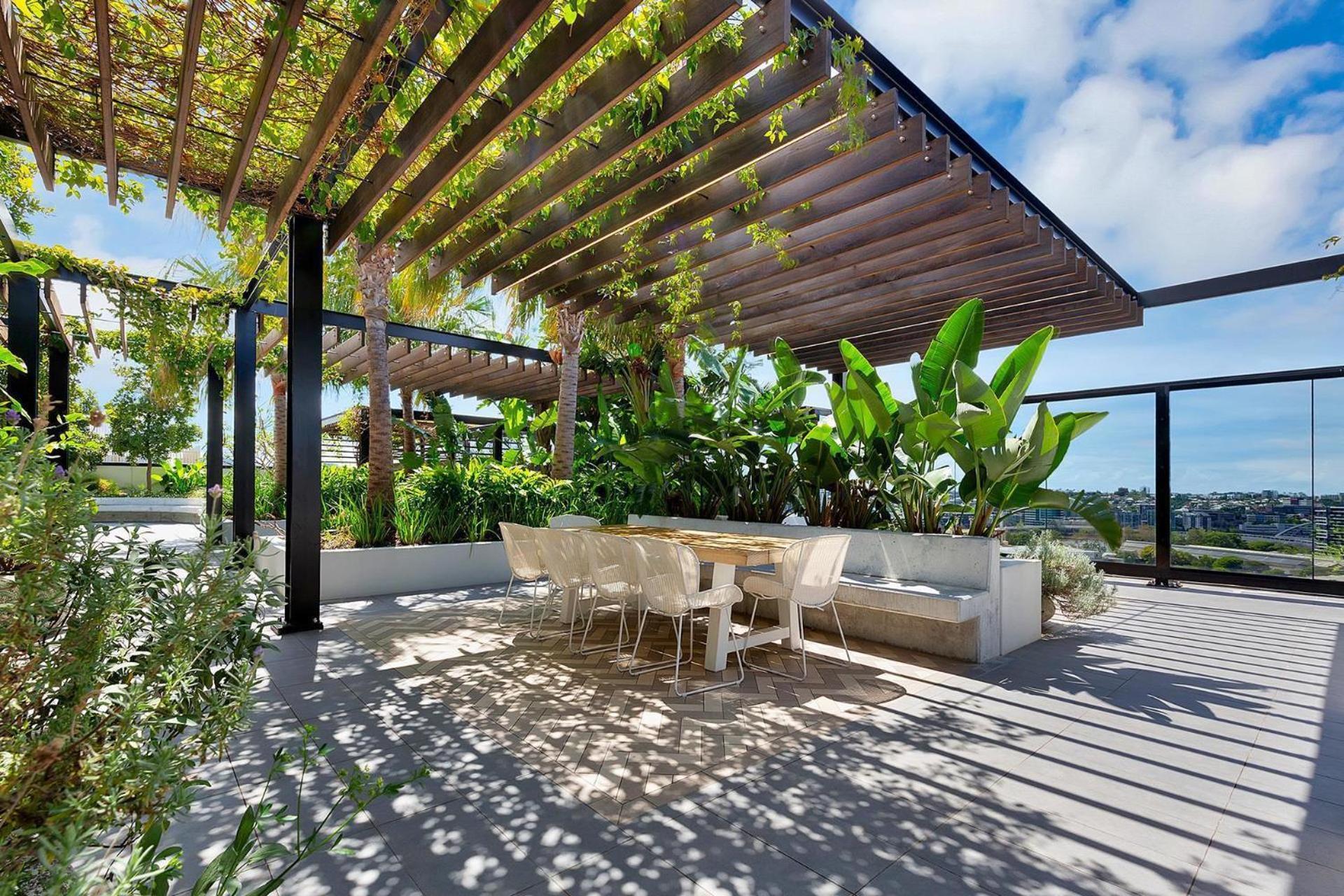 Location! Boutique 2br With Pool & Bbq Near South Bank And *